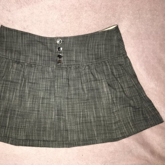 ❄️ Guess Mini Skirt Soft Satin Lined - Picture 2 of 13